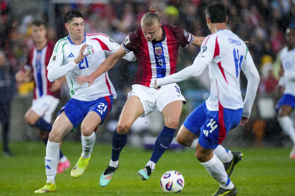 中超联赛11月最佳阵容出炉：法比奥、吴曦、王燊超领衔
